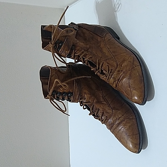 Buskens Vintage Distressed Women's Ankle Boots - Picture 1 of 6